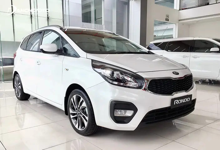 Kia Rondo 2016 – 2018
