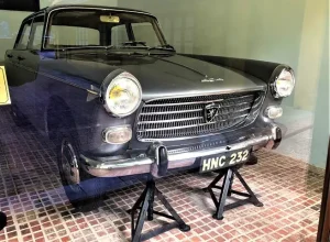 Xe Ô Tô Của Bác Hồ: Hành Trình Lịch Sử Từ Chiếc Xe Đầu Tiên Đến Biểu Tượng Dân Tộc