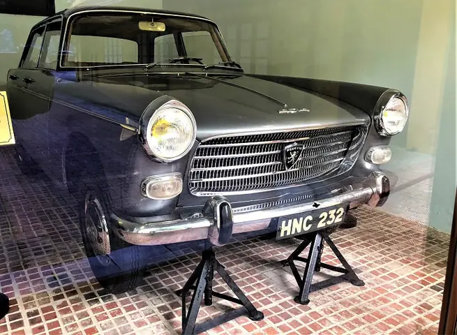 Xe Ô Tô Của Bác Hồ: Hành Trình Lịch Sử Từ Chiếc Xe Đầu Tiên Đến Biểu Tượng Dân Tộc