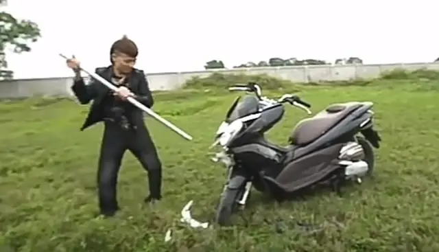 Khá Bảnh Và Hình Ảnh Về Những Chiếc Xe Sang Trên Mạng Xã Hội