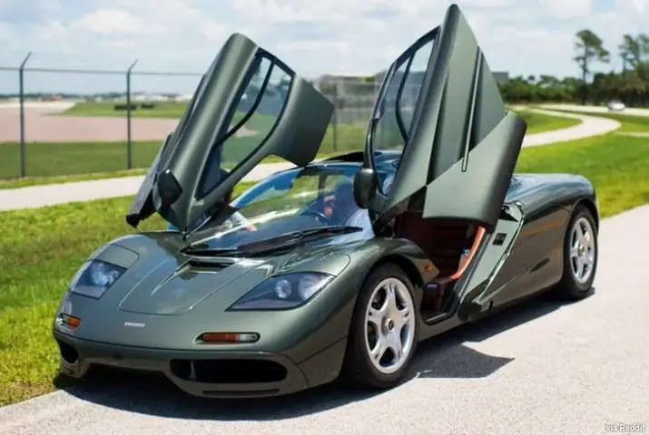 Định Nghĩa Và Ý Nghĩa Của Xe Ô Tô Cửa Mở Lên