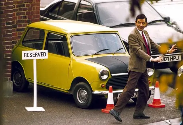 Đánh Giá Chi Tiết Mẫu Xe Mini Cooper Trong Phim Mr. Bean - Có Nên Mua Xe Kiểu Này?