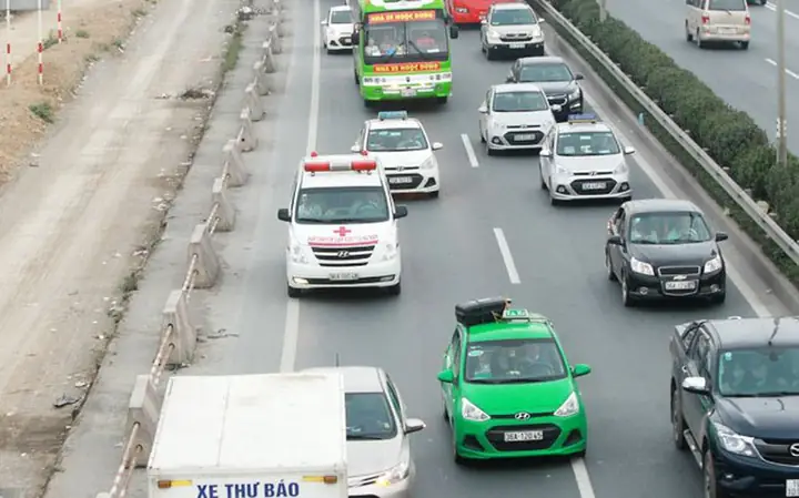 Căn Cứ Xử Phạt Hành Vi Không Nhường Đường Cho Xe Cứu Thương