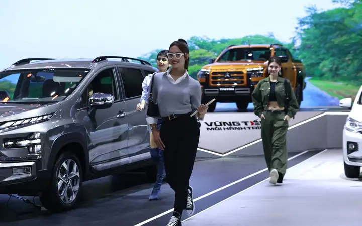 Thị Trường Ô Tô, Xe Máy Việt Chạy Đua Trong Công Nghệ Mới, Tích Hợp Ai