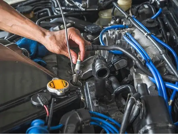 Nguyên Nhân Xe Ô Tô Bị Giật Khi Đang Chạy