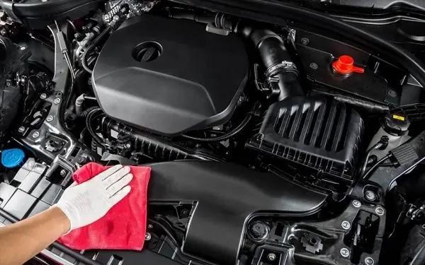 Bảo Dưỡng Và Vệ Sinh Khoang Máy Định Kỳ