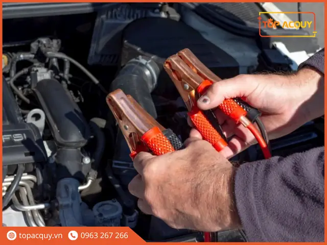 11. Sử Dụng Sạc Kích Bình Ô Tô/ Pin Kích Nổ Ô Tô