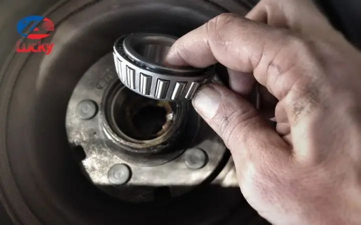 Vòng Bi Bánh Xe Hư Hỏng