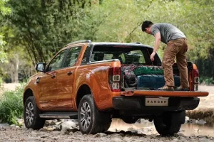 Mẫu Ô Tô Đi Phượt Đường Dài Tốt Nhất: Động Cơ Bền Bỉ, Tiết Kiệm Nhiên Liệu