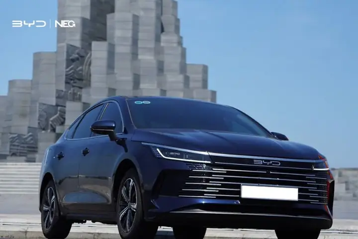 Ngoại Thất & Thiết Kế: Sang Trọng, Thể Thao, Bắt Mắt