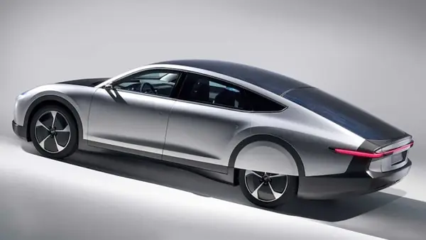 Xuất Hiện Xe Ô Tô Điện Năng Lượng Mặt Trời Chạy 7 Tháng Không Cần Sạc Sắp Được Ra Mắt