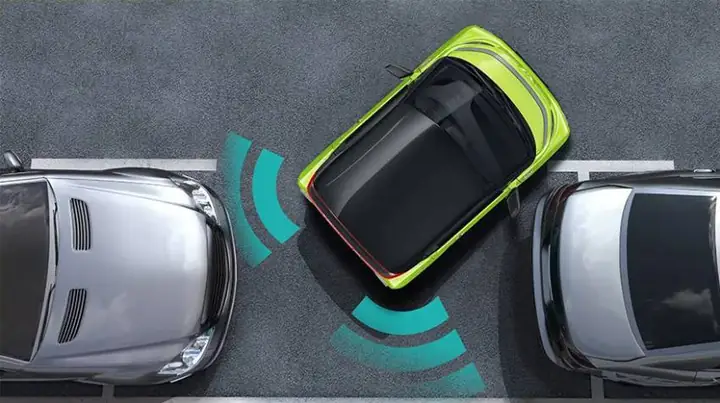 Mặc Dù Có Kích Thước Nhỏ Nhưng Xe Có Hệ Thống Kiểm Soát Ổn Định Điện Tử, Phân Phối Lực Phanh Điện Tử, Phanh Đỗ Xe Điện Tử, Giá Treo Ghế Trẻ Em Isofix Và Hệ Thống Cảnh Báo Người Đi Bộ Ở Tốc Độ Thấp. Ảnh: @paultan.