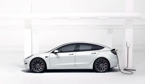 Chi Phí Sạc Pin Của Xe Ô Tô Điện Tesla Model 3