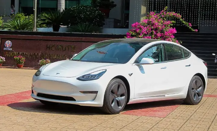 Xe Ô Tô Điện Tesla Model 3