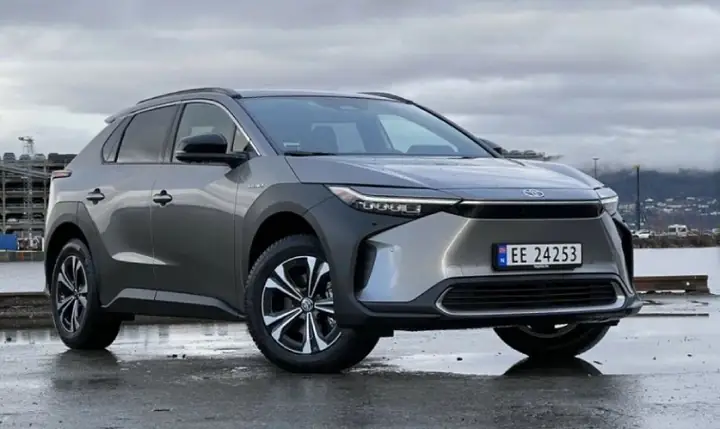 Toyota Đã Đi Từ Hybrid Đến Xe Điện Như Thế Nào?