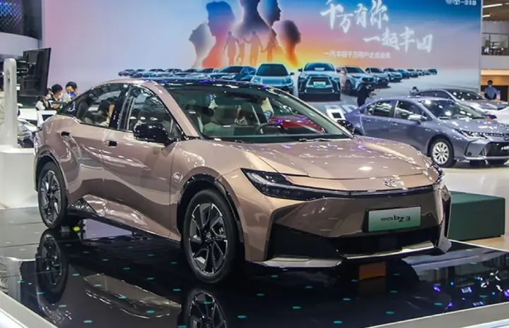 Toyota Bz3 – Sedan Điện Hợp Tác Với Byd.
