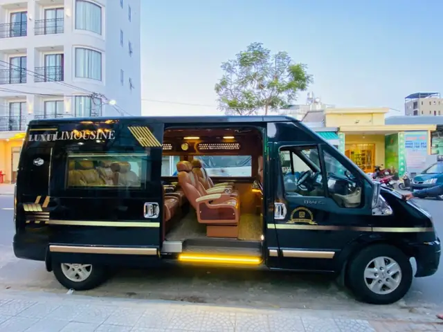 Thuê Xe Du Lịch Limousine 9 Chỗđà Nẵng.