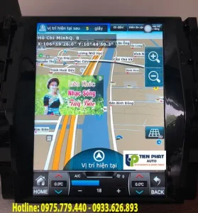 Man-hinh-tesla-cho-xe-fortuner-2014-2019