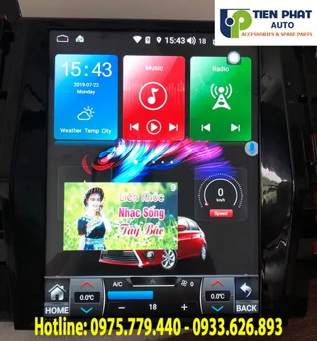 Man-hinh-tesla-cho-xe-fortuner-2014-2019