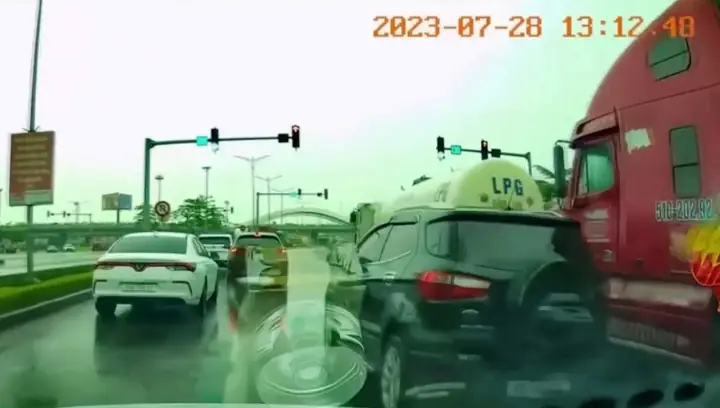 Tình Huống Xe Ô Tô Gây Tai Nạn Rồi Bỏ Chạy Thực Tế