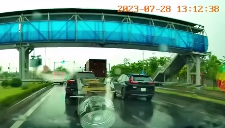 Tình Huống Xe Ô Tô Gây Tai Nạn Rồi Bỏ Chạy Thực Tế