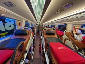 (chinhphu.vn) - "nguyên Nhân Các Vụ Tai Nạn Do Lái Xe Chạy Ẩu, Vi Phạm Tốc Độ… Chứ Không Phải Do Phương Tiện, Trong Đó Có Trách Nhiệm Của Đơn Vị Quản Lý Doanh Nghiệp. Tai Nạn Xảy Ra Đại Đa Số Là Từ Con Người, Không Thể Đổ Lỗi Do Xe Rồi Đề Xuất Cấm", Ông Đỗ Văn Bằng, Chủ Tịch Hiệp Hội Vận Tải Hà Nội Cho Biết.