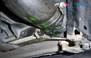 Nước Làm Mát Bị Lọt Vào Bên Trong Buồng Đốt