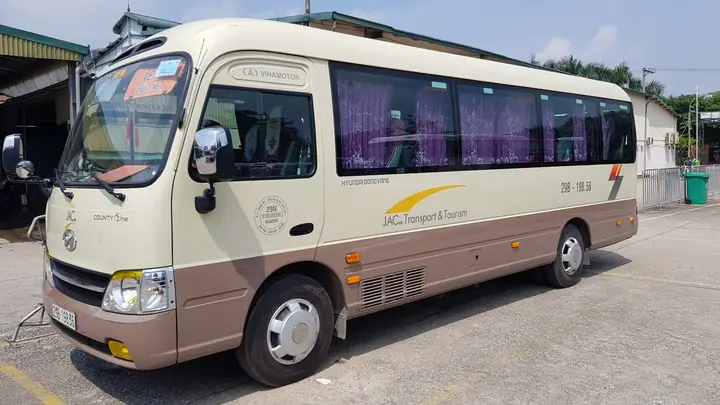 Thuê Xe Ô Tô 29 Chỗ Hyundai Country Có Những Ưu Điểm Gì Nổi Bật?