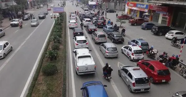 Lỗi Lấn Làn Ô Tô, Xe Máy Bị Xử Phạt Bao Nhiêu?