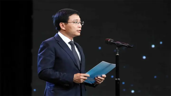 Xe Ô Tô Lao Xuống Ruộng