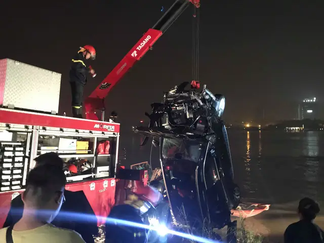 Hiện Trường Sau Khi Trục Vớt Xe Ô Tô