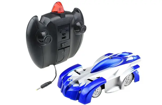 Xe Ô Tô Leo Tường