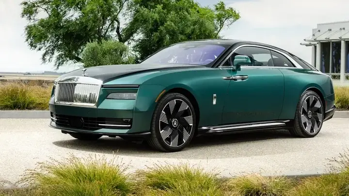 Rolls-royce Ghost Xanh Ngọc Lục Bảo