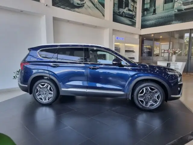 Xe Gia Đình Và Xe Đô Thị Tiện Lợi