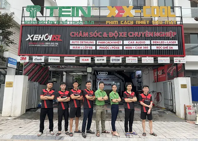 Một Số Hình Ảnh Thực Tế Tại Cửa Hàng Xe Hơi Az: