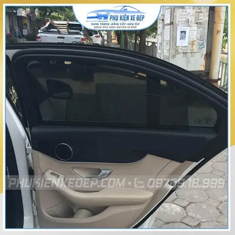 Tại Sao Nên Sử Dụng Rèm Che Nắng Ô Tô Theo Xe Mercedes C200?
