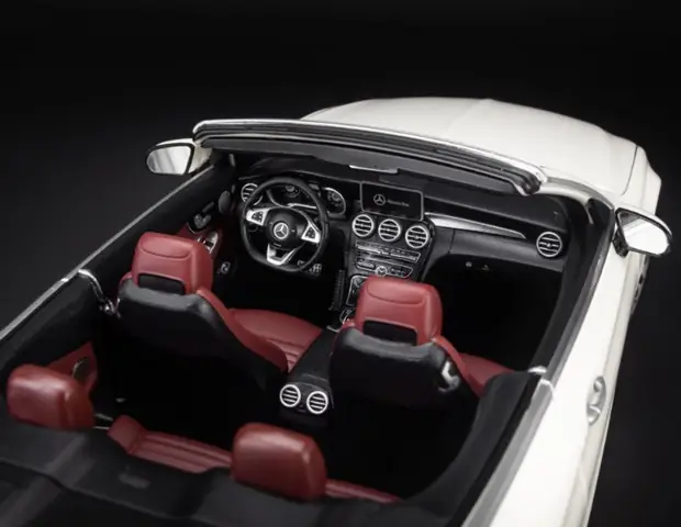 Đặc Điểm Thiết Kế Mô Hình Xe Ô Tô Mercedes Benz C250 Cabriolet 1:18 Iscale