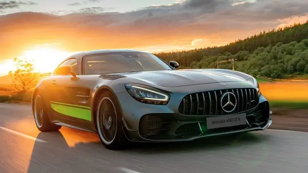 Sức Hút Của Thương Hiệu Xe Cao Cấp Mercedes Tại Việt Nam