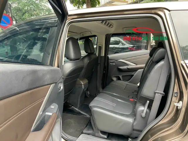 Hình Ảnh Khoang Lái Xe Ô Tô Cũ Mitsubishi Xpander Màu Nâu Đồng 2022