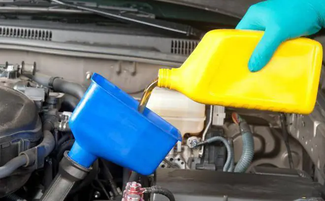 Xe Ô Tô Để Lâu Không Chạy Có Cần Thay Dầu Nhớt Không?