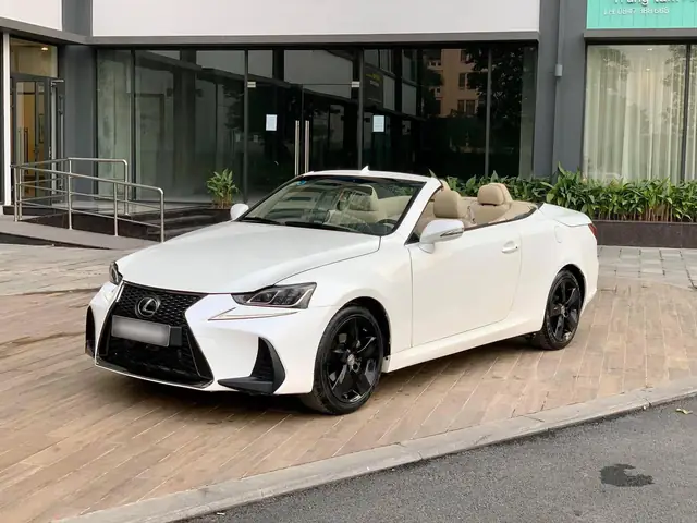 Xe Ô Tô Mui Trần 2 Cửa: Biểu Tượng Phong Cách Và Trải Nghiệm Lái