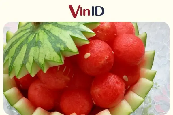 Gọt Dưa Hấu Thành Viên Tròn