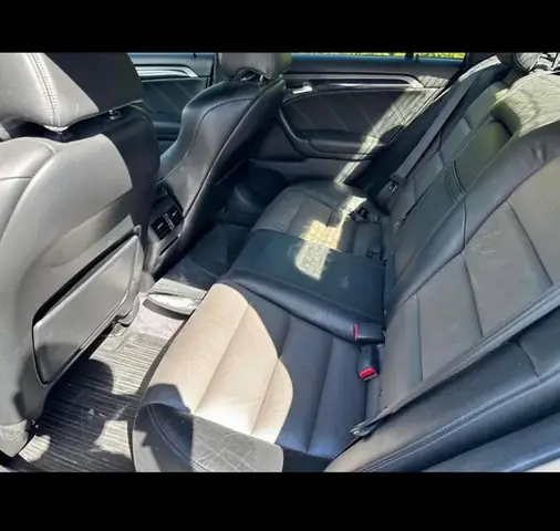 Xe Ô Tô Nào Ít Mất Giá: Top 10 Lựa Chọn Giữ Giá Tốt Nhất Trên Thị Trường