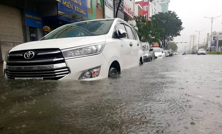 Xe Ô Tô Biì£ Ngâì£p Næ°æ¡ìc Coì Sao Không?