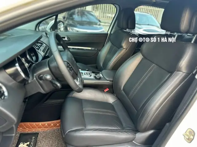 Cận Cảnh Vô Lăng Xe Ô Tô Cũ Peugeot 3008 2018 Màu Trắng