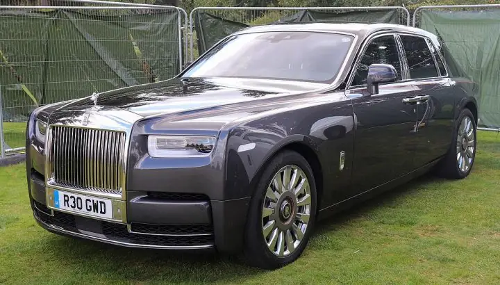 Xe Ô Tô Rolls Royce Cũ: Kinh Nghiệm Chọn Mua Toàn Diện