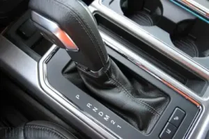 Xe Ô Tô Số Tay Là Gì? Hướng Dẫn Chi Tiết Cách Lái Và Kinh Nghiệm Sử Dụng