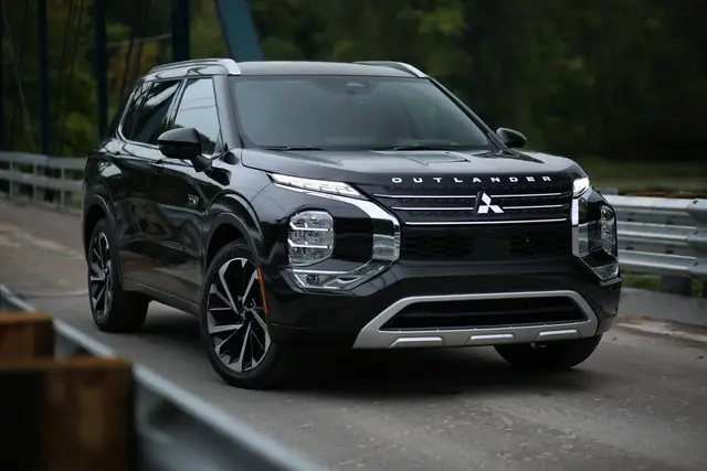 Top 10 Xe Ô Tô Tầm 900 Triệu Tốt Nhất 2025: Đáng Mua Nhất Phân Khúc