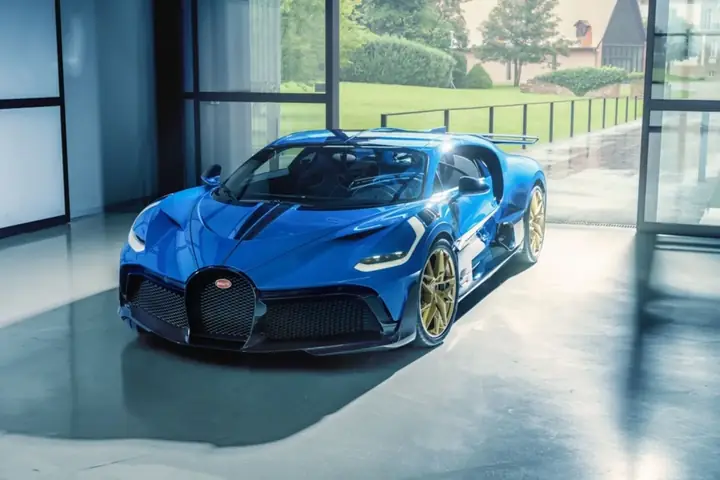 Bugatti Divo (137 Tỷ Đồng)
