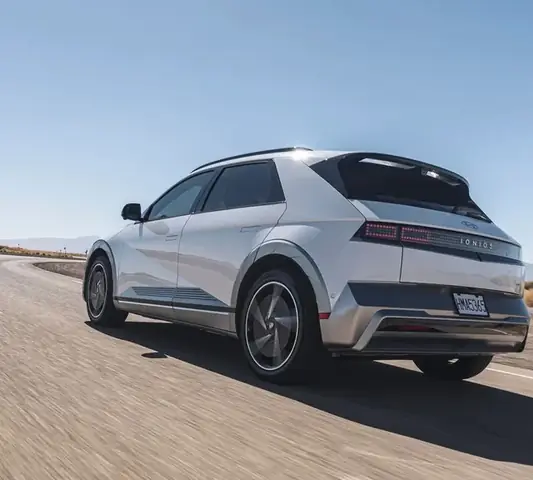 Xe Ô Tô Tiếng Hàn Là Gì? Từ Vựng & Ứng Dụng Thực Tế